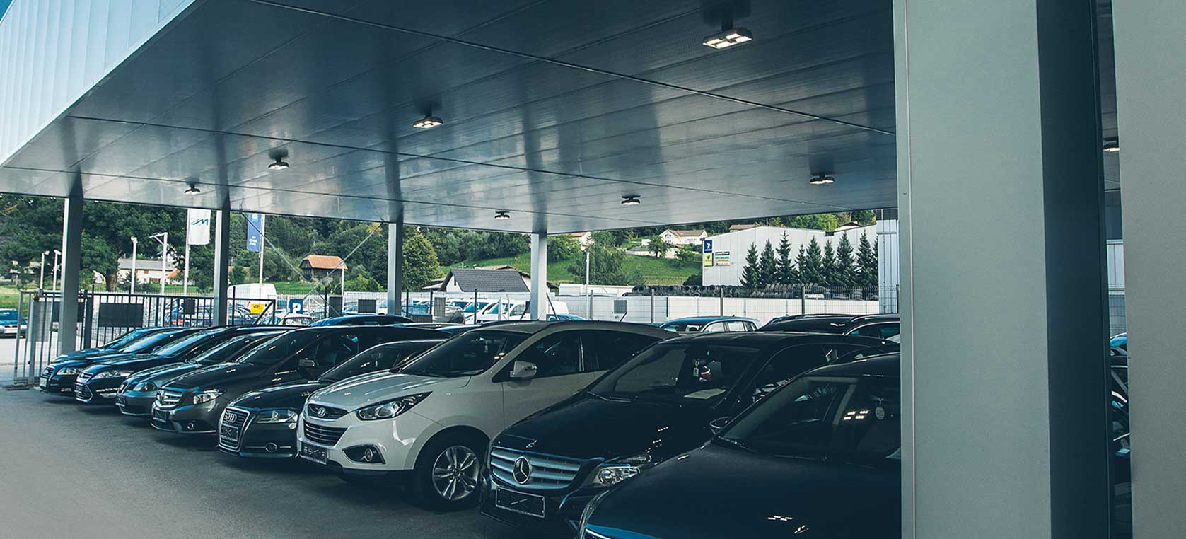 Jeklene konstrukcije za prodajne salone, servisne delavnice in garaže ter ostalo